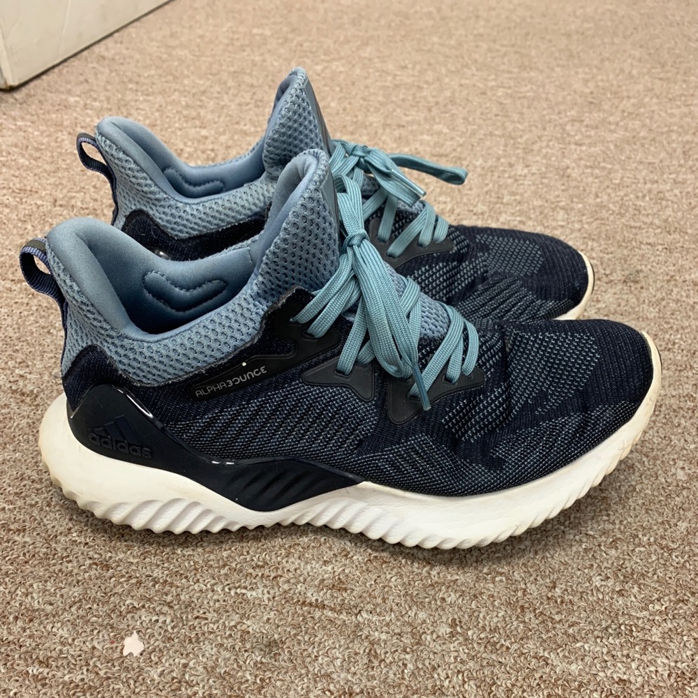 **sold**Adidas AlphaBounce